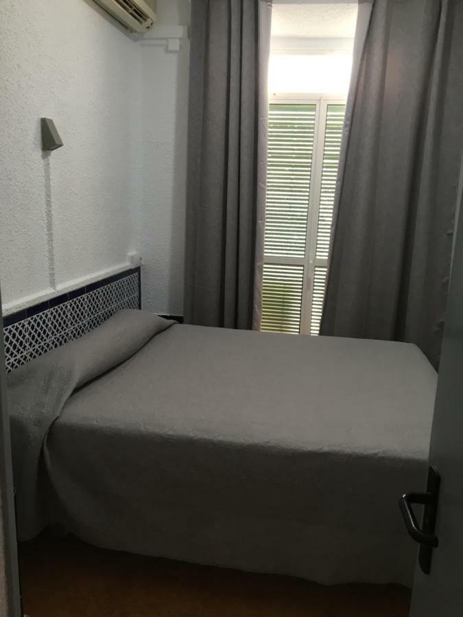 Hostal Alcobia Seville Luaran gambar