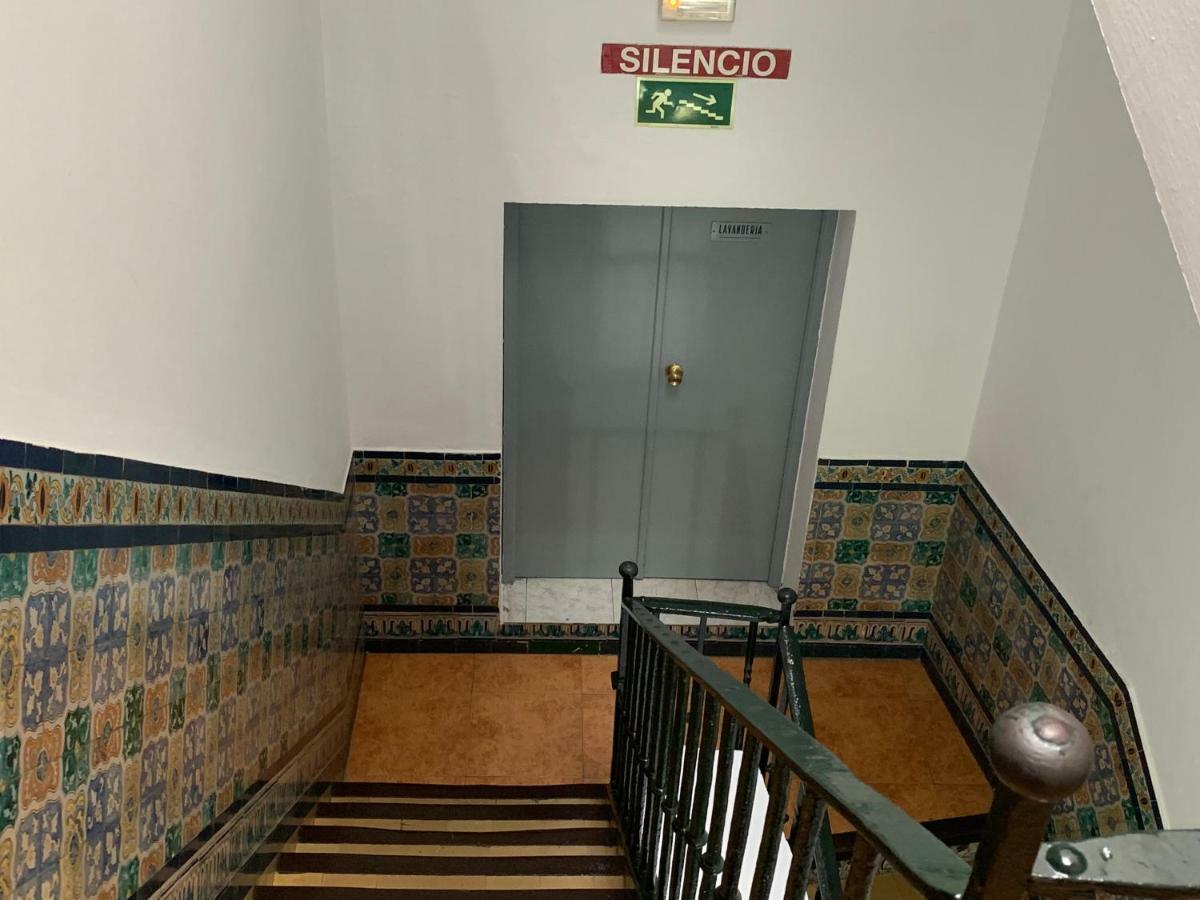 Hostal Alcobia Seville Luaran gambar