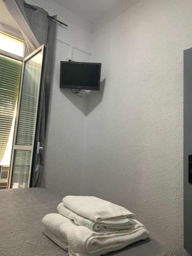 Hostal Alcobia Seville Luaran gambar